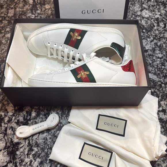 NEW WOMEN'S GUCCI ACE SNEAKER WITH BEE - Picture 1 of 6